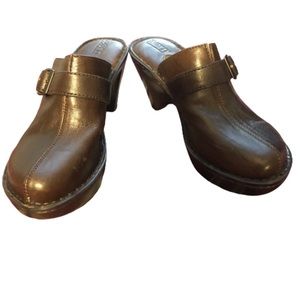 SALE!!! Born Leather Clogs